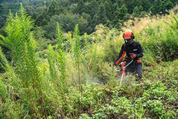 Zajišťujeme profesionální opravy a servis křovinořezů a vyžínačů